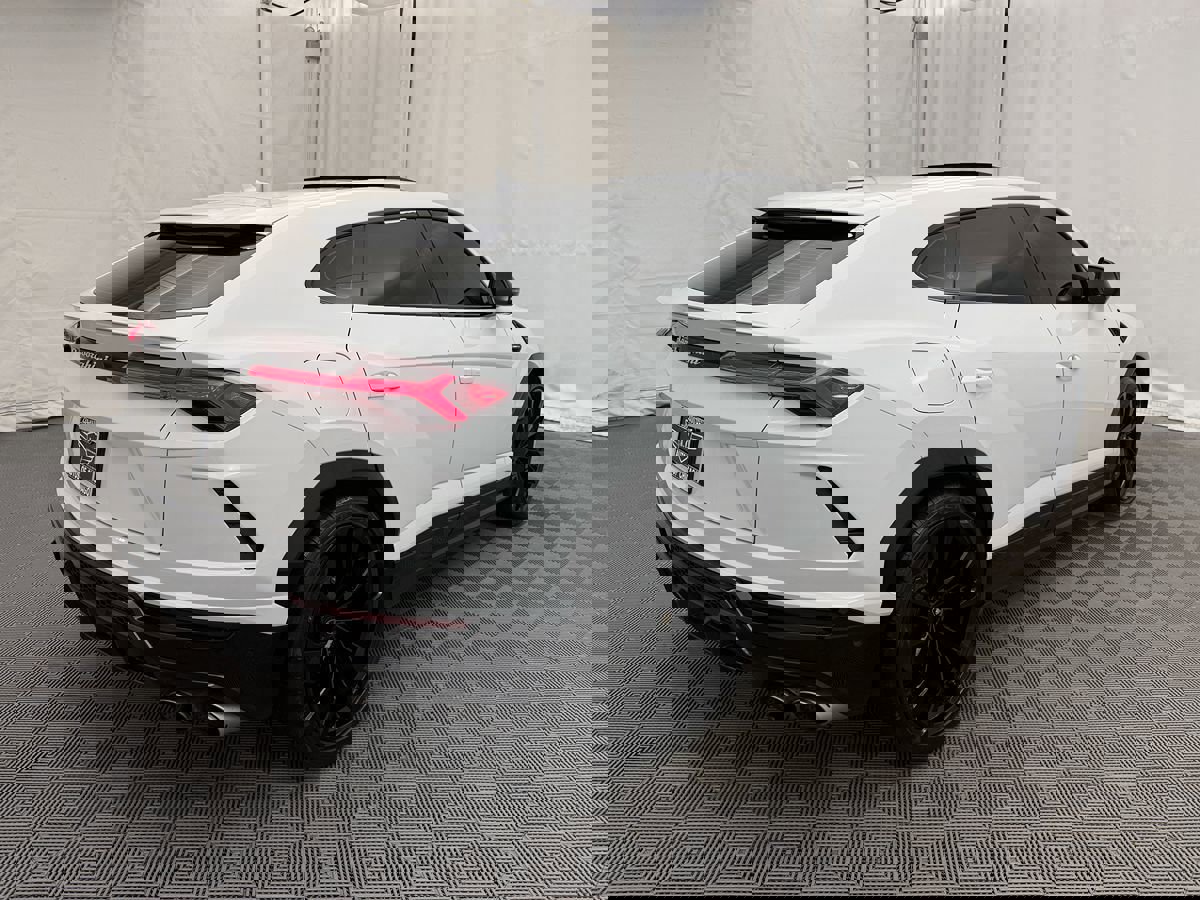 Used 2021 Lamborghini Urus image 5