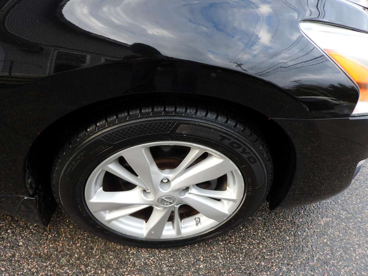 Used 2015 Nissan Altima 2.5 SV w/ Convenience Package image 18