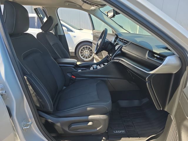 Used 2023 Jeep Grand Cherokee L Laredo AWD/4WD image 16