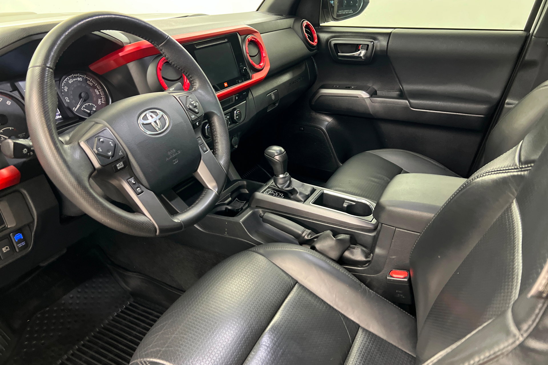 Used 2019 Toyota Tacoma TRD Sport w/ TRD Premium Sport Package image 16