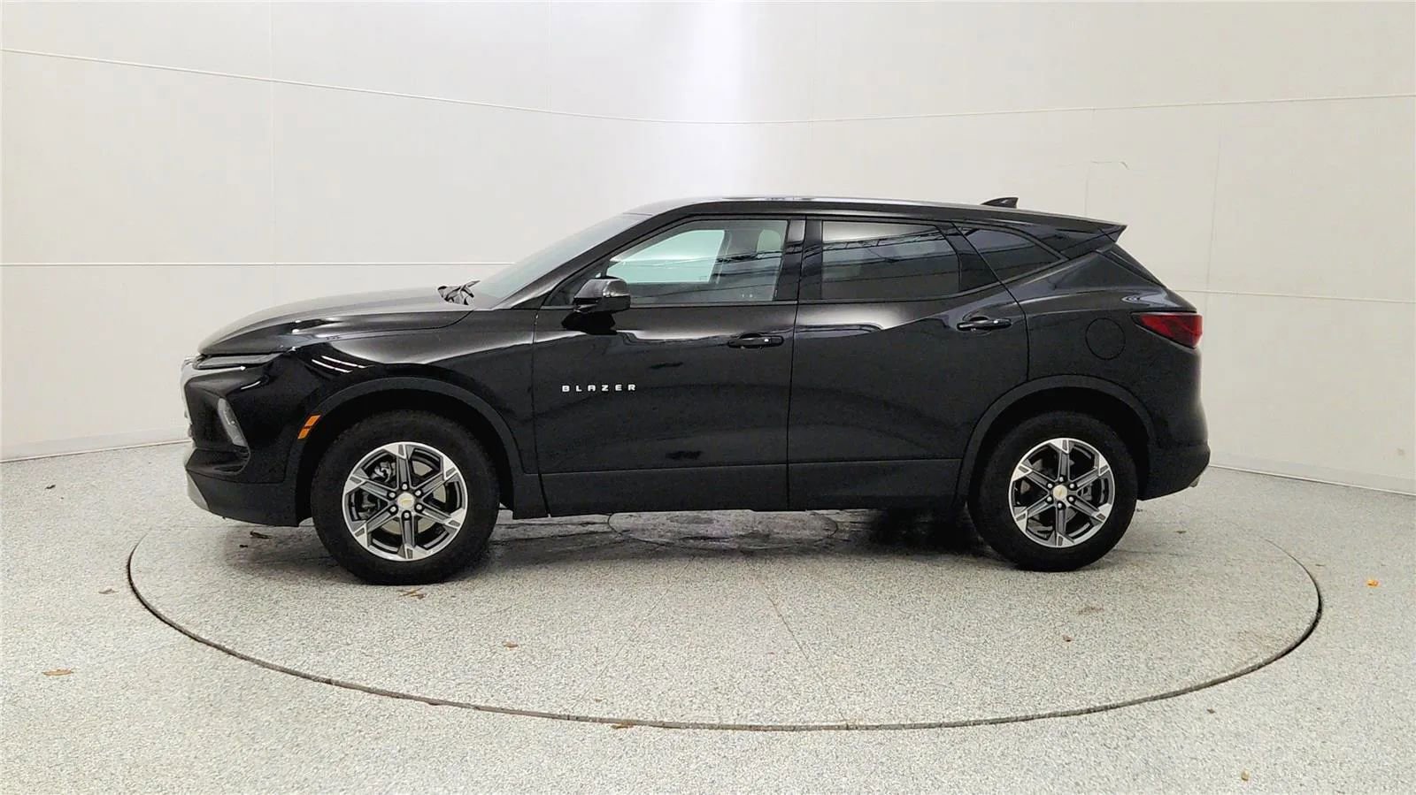 Used 2023 Chevrolet Blazer LT image 4