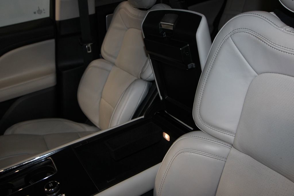 Used 2025 Lincoln Aviator Reserve w/ Equipment Group 201A image 21