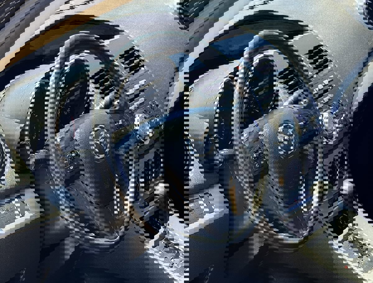 Used 2011 MAZDA MAZDA3 i Touring image 24