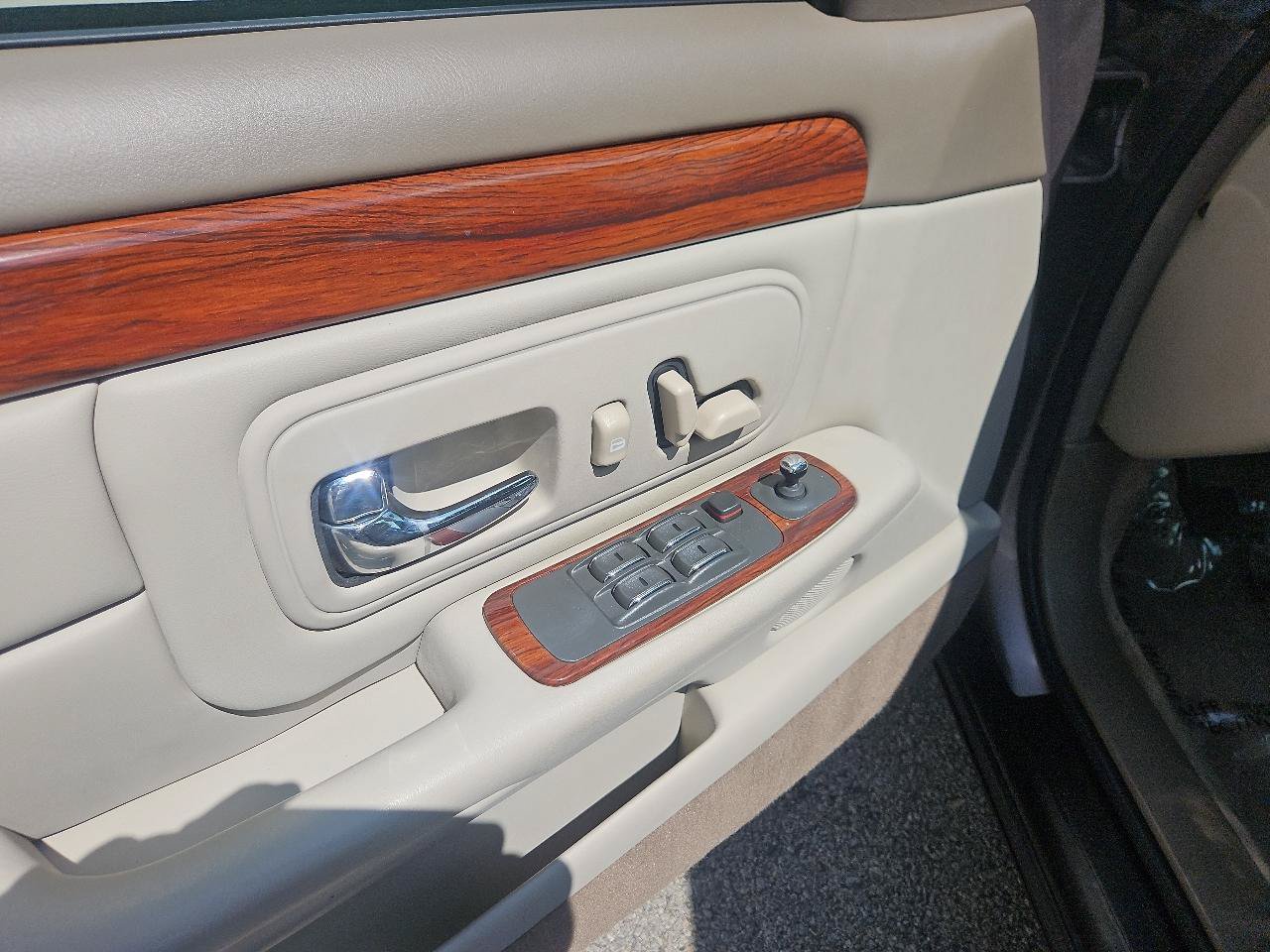 Used 1998 Cadillac De Ville FWD image 14