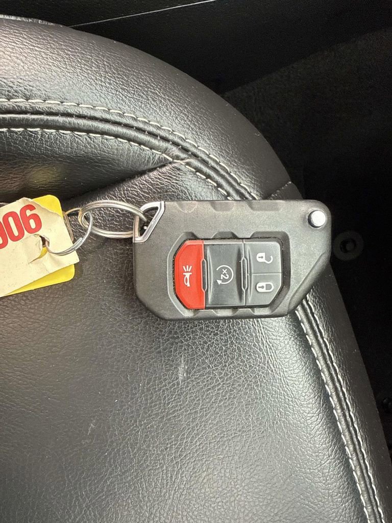 Used 2021 Jeep Wrangler Unlimited Sahara w/ Cold Weather Group image 33