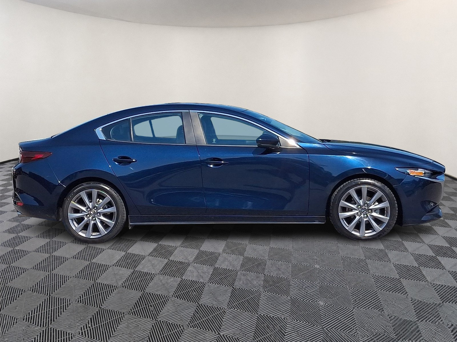 Used 2023 MAZDA MAZDA3 s FWD image 7