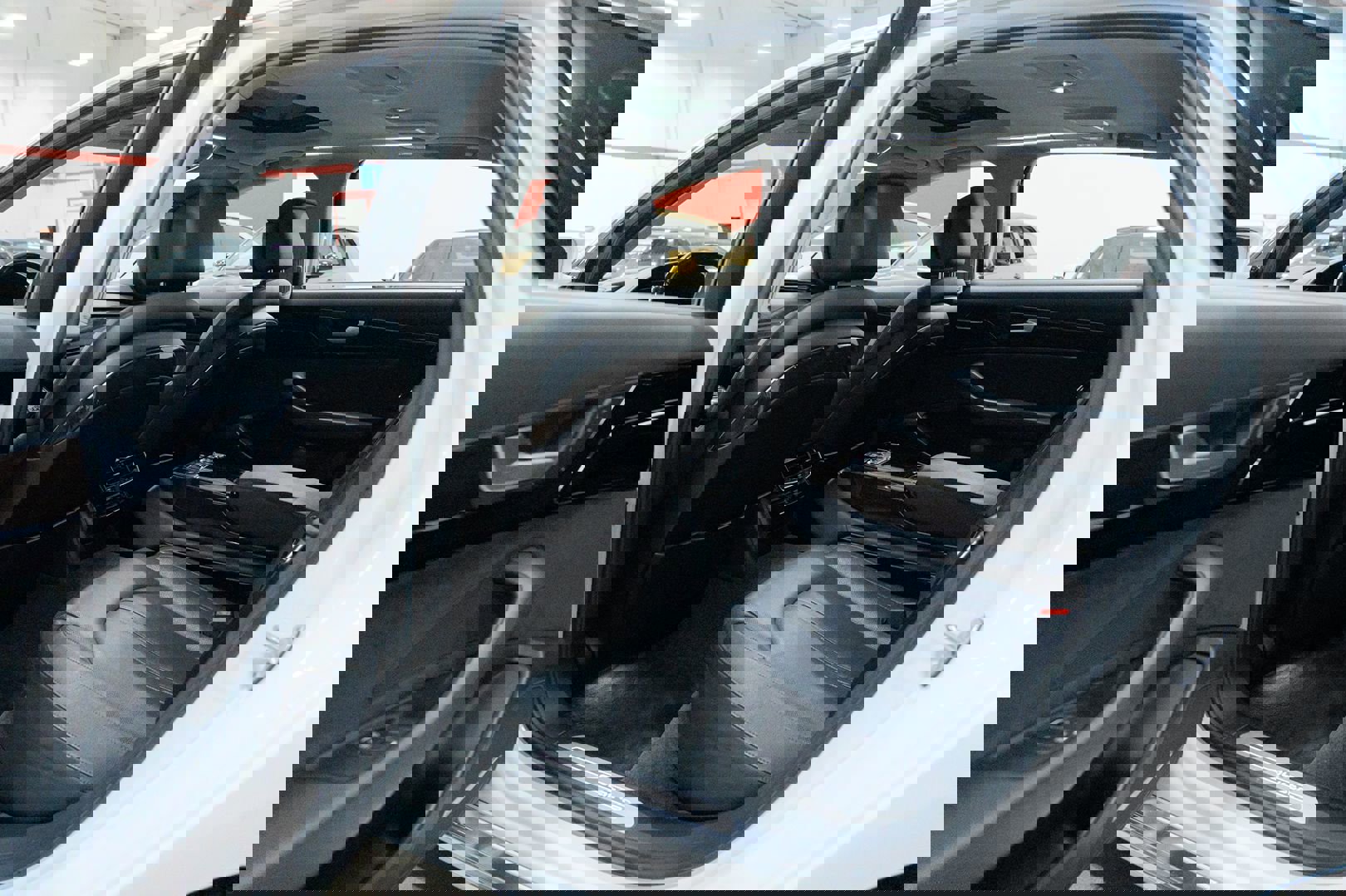 Used 2015 Audi A8 L TDI w/ Premium Package image 19