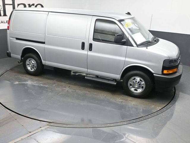 Used 2024 Chevrolet Express 3500 image 28