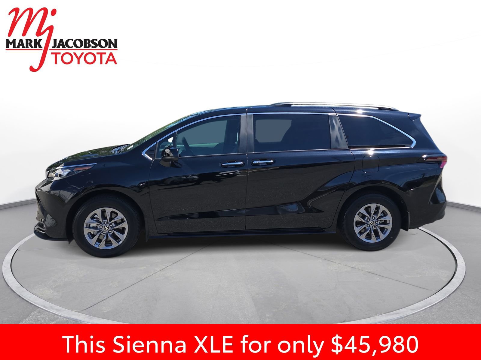 Used 2025 Toyota Sienna XLE w/ XLE Plus Package FWD image 14