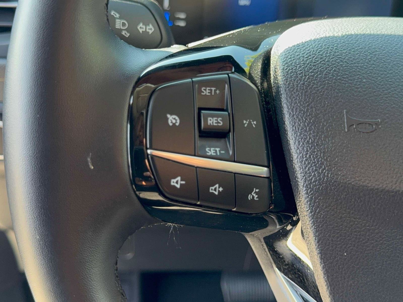 Used 2024 Ford Escape Active image 14