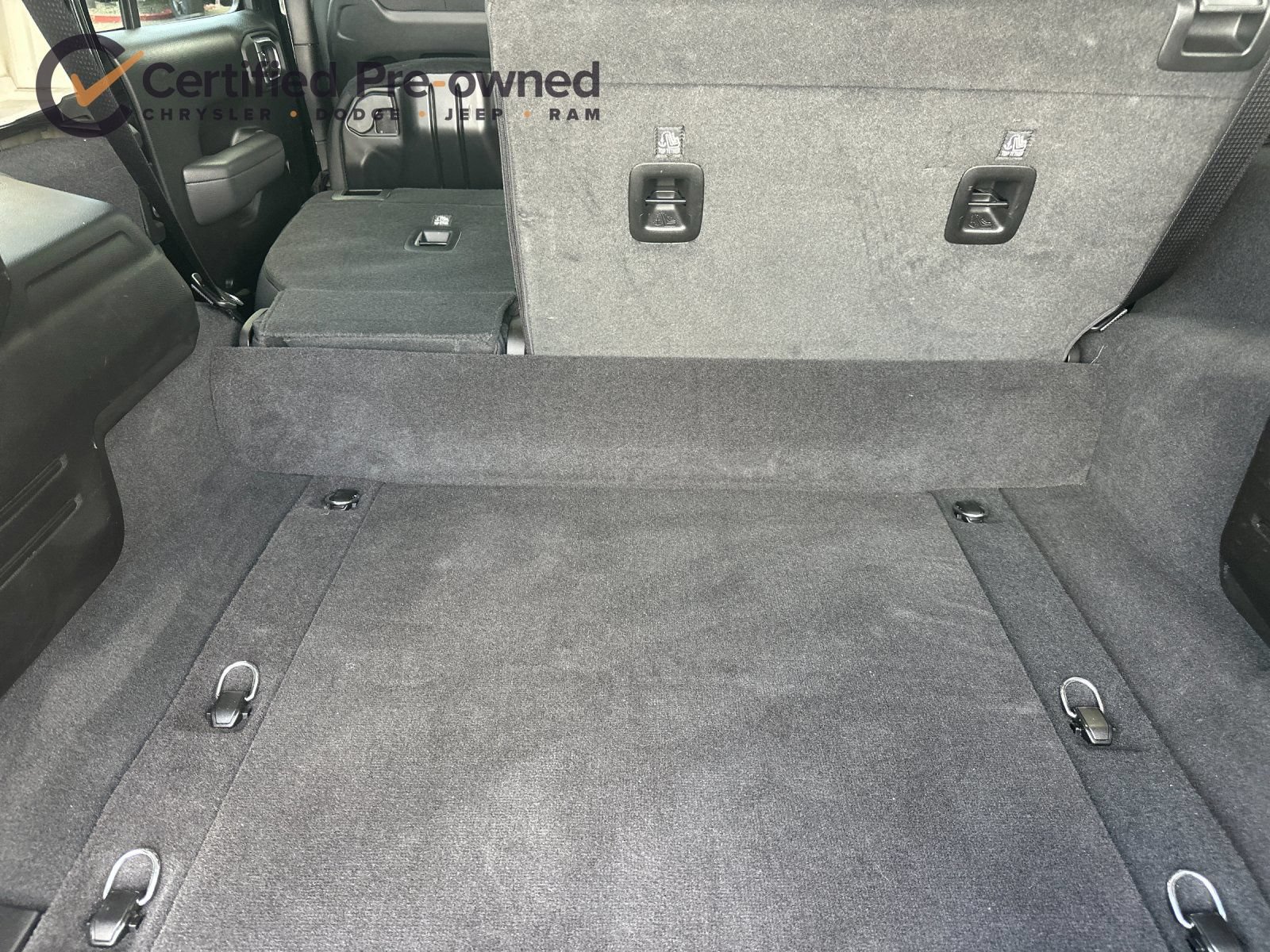 Used 2025 Jeep Wrangler Unlimited Rubicon 4xe w/ Safety Group AWD/4WD image 16