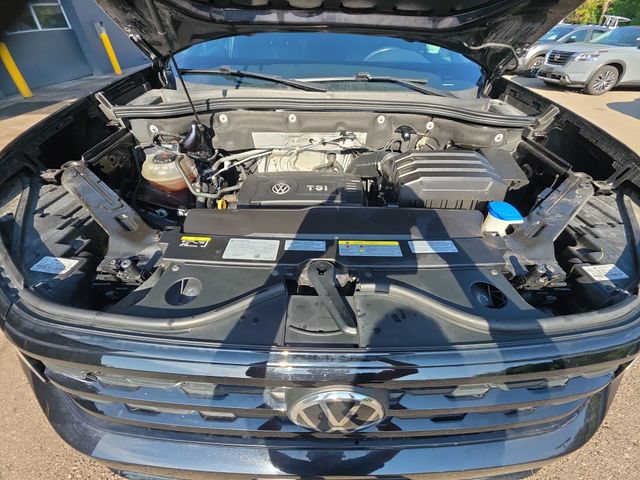 Used 2022 Volkswagen Atlas Cross Sport SEL R-Line AWD/4WD image 29