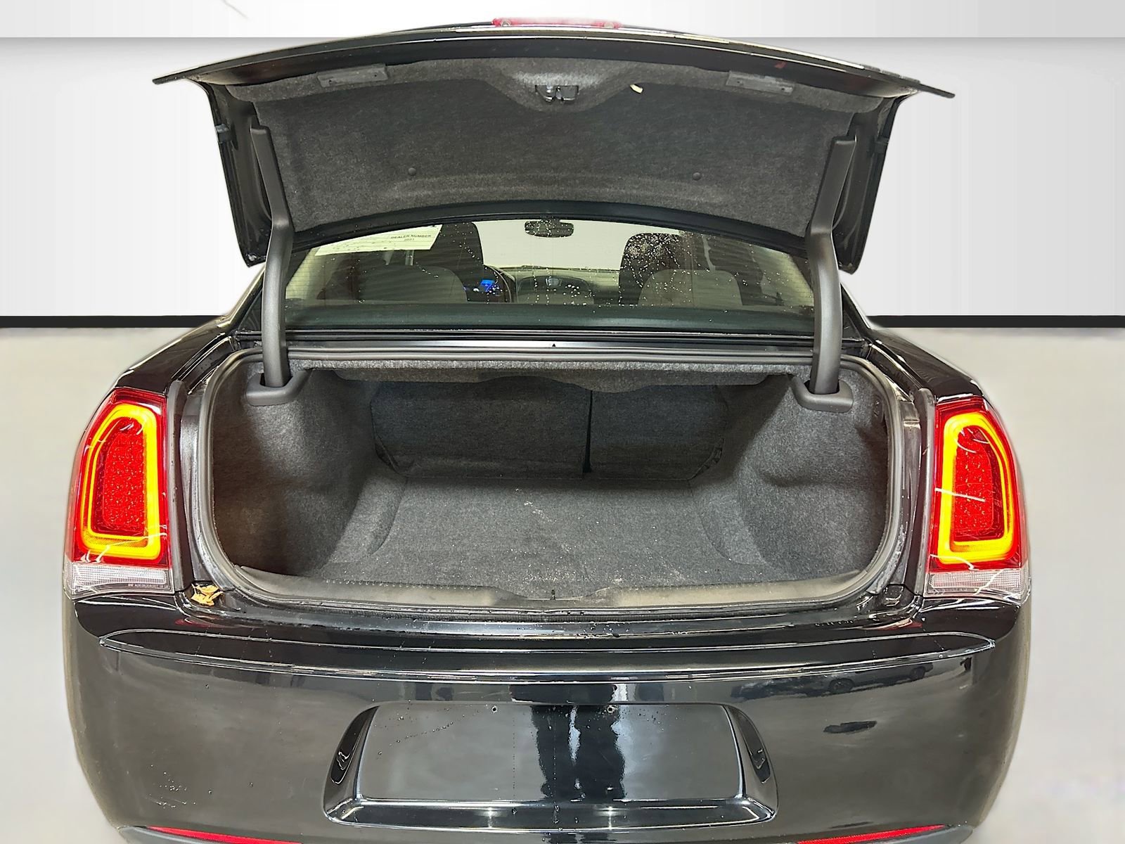 Used 2023 Chrysler 300 Touring w/ Sport Appearance Package RWD image 25