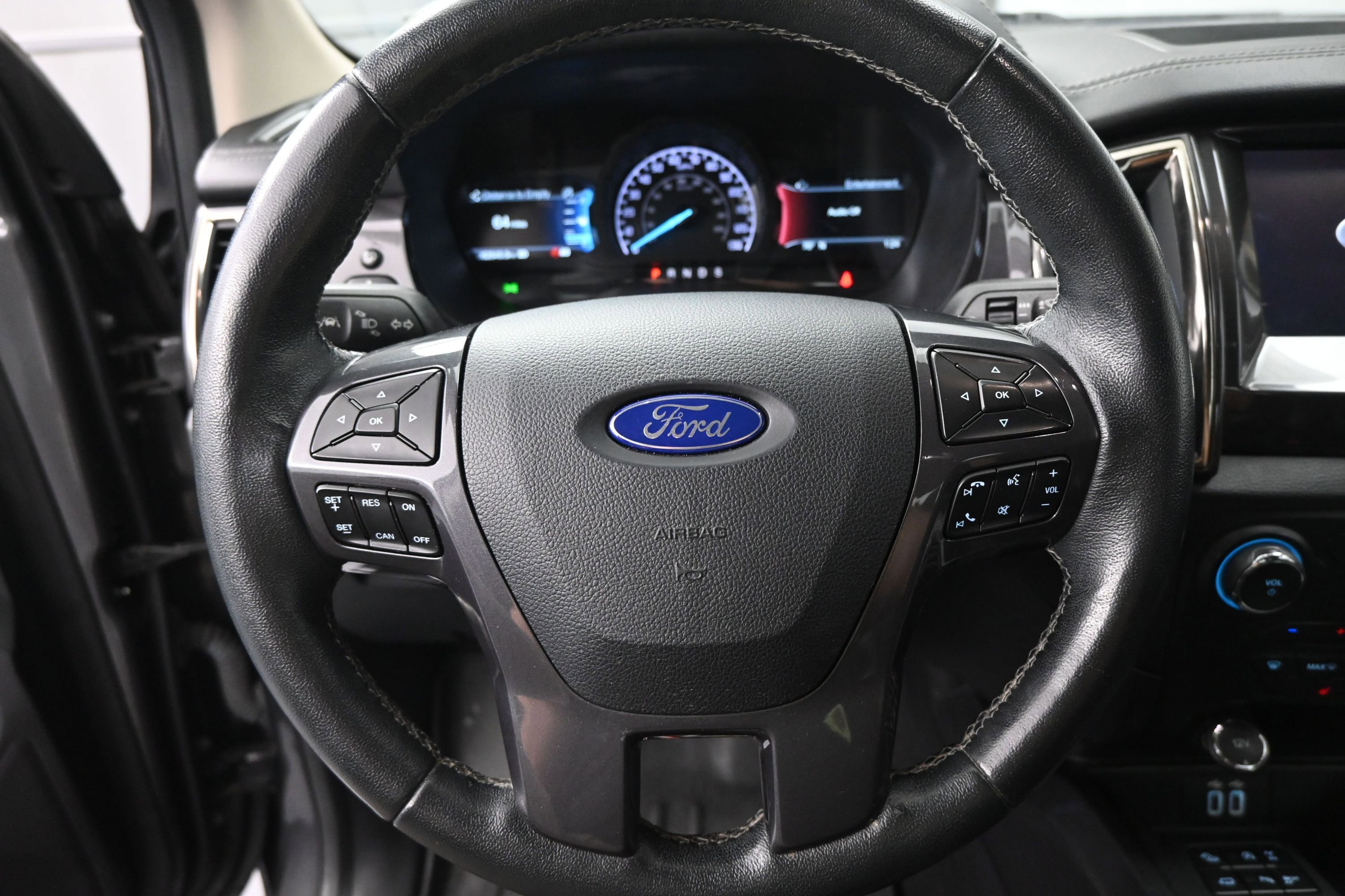 Used 2019 Ford Ranger Lariat w/ FX4 Off-Road Package AWD/4WD image 11