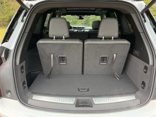 New 2025 Cadillac XT6 Luxury image 5