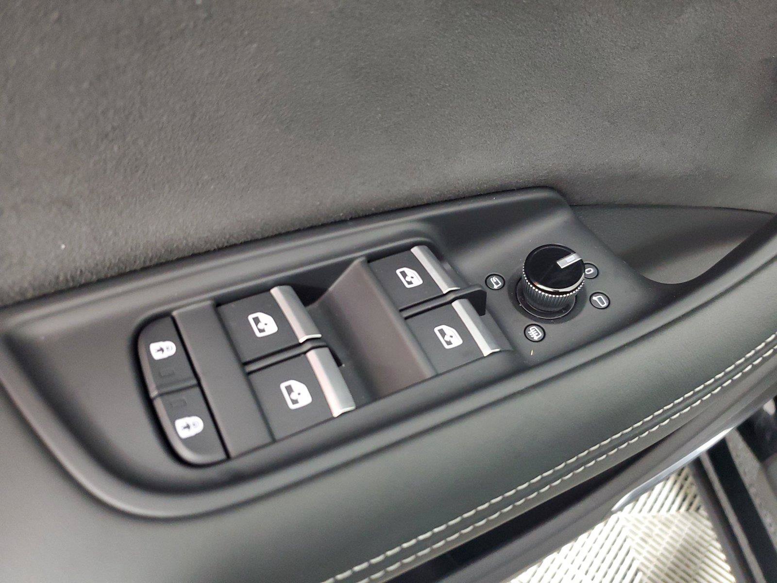 Used 2026 Audi SQ8 Prestige AWD/4WD image 19