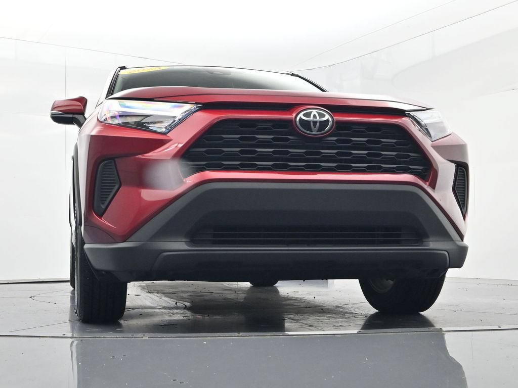 Used 2025 Toyota RAV4 XLE AWD/4WD image 46