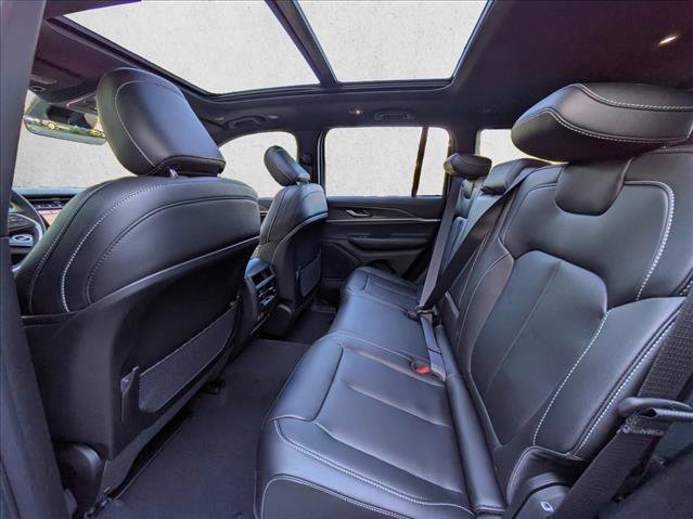 New 2025 Jeep Grand Cherokee Limited image 19