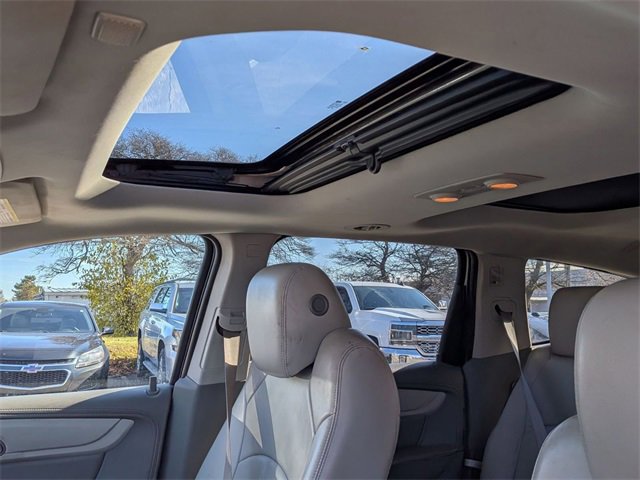 Used 2015 Chevrolet Traverse LT image 13