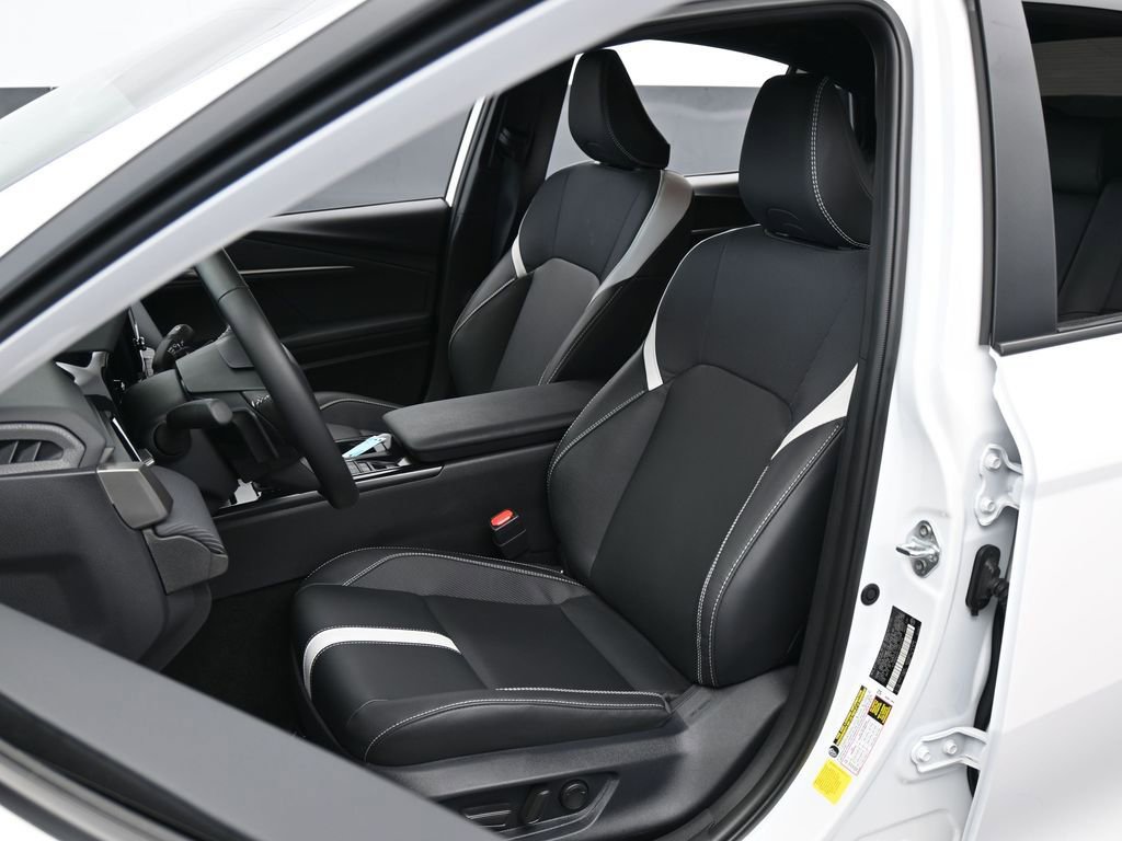 Used 2026 Toyota Camry SE image 10