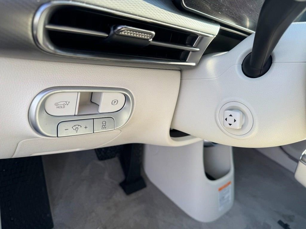 Certified 2025 Genesis GV60 Advanced image 19