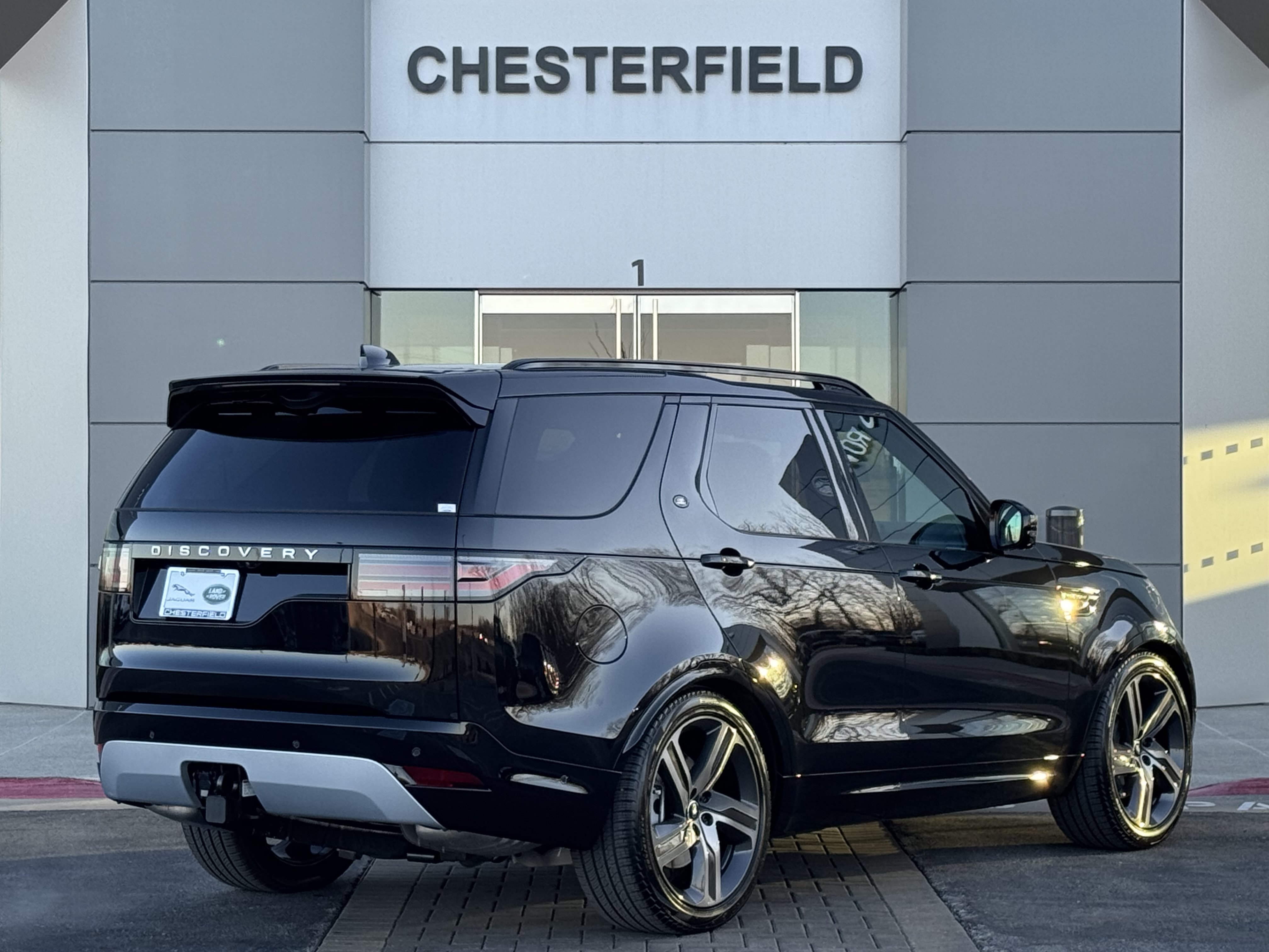 New 2026 Land Rover Discovery Limited Edition AWD/4WD image 2