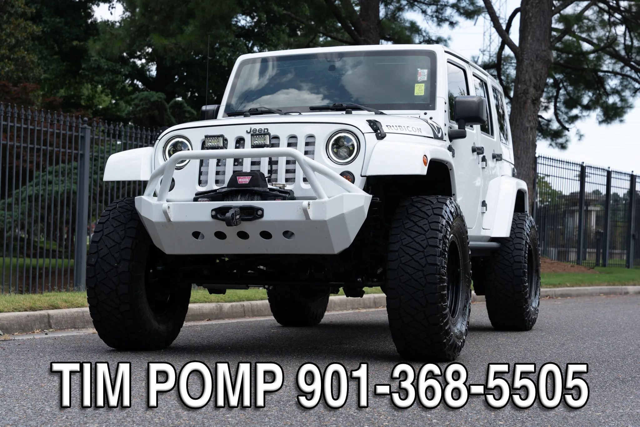 Used 2016 Jeep Wrangler Unlimited Rubicon w/ Connectivity Group AWD/4WD image 2
