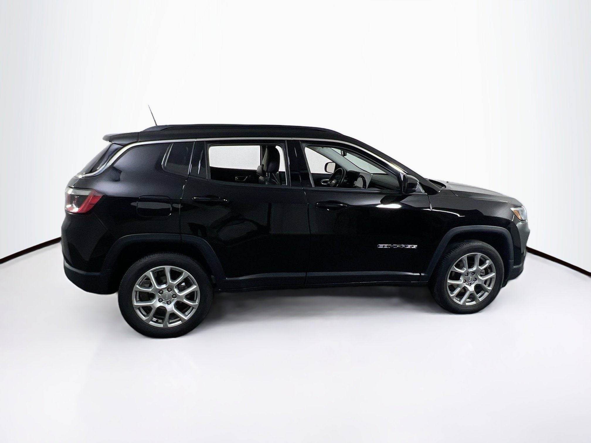 Used 2022 Jeep Compass Latitude AWD/4WD image 4