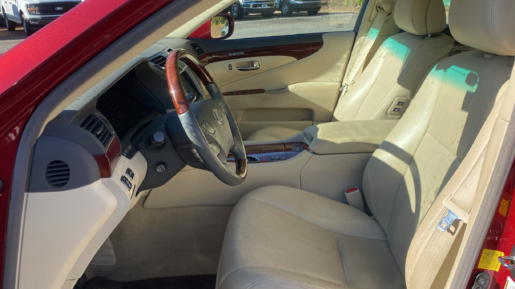 Used 2011 Lexus LS 460 AWD w/ Luxury Value Edition image 16