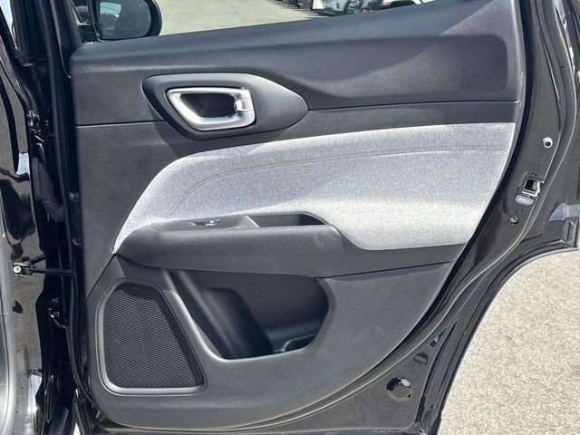 Used 2023 Jeep Compass Latitude image 22