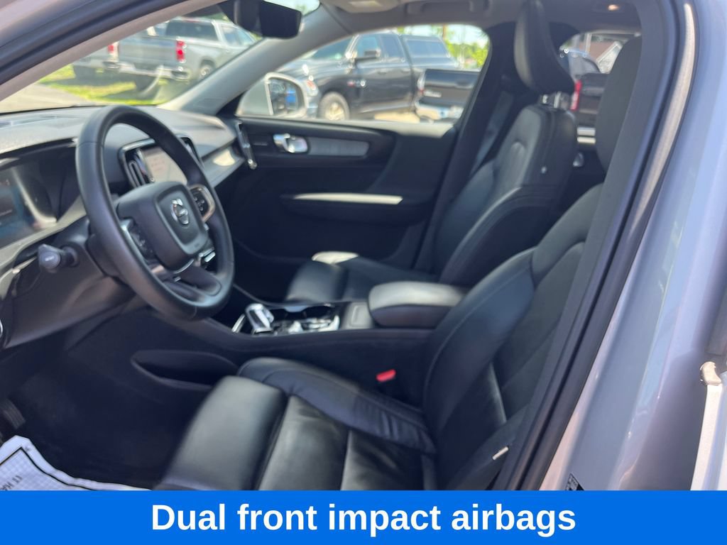 Used 2023 Volvo XC40 B5 Plus AWD/4WD image 10