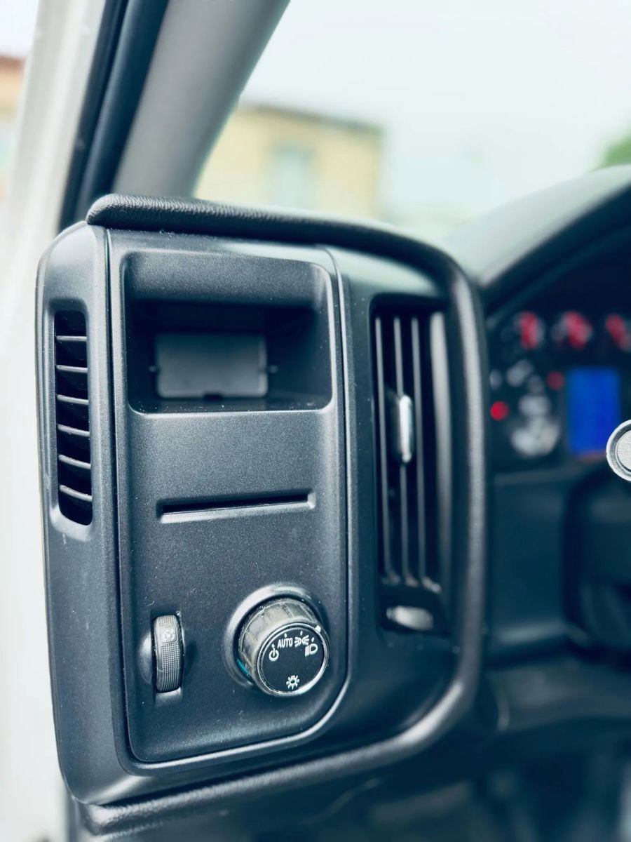 Used 2017 GMC Sierra 1500 2WD Regular Cab image 17