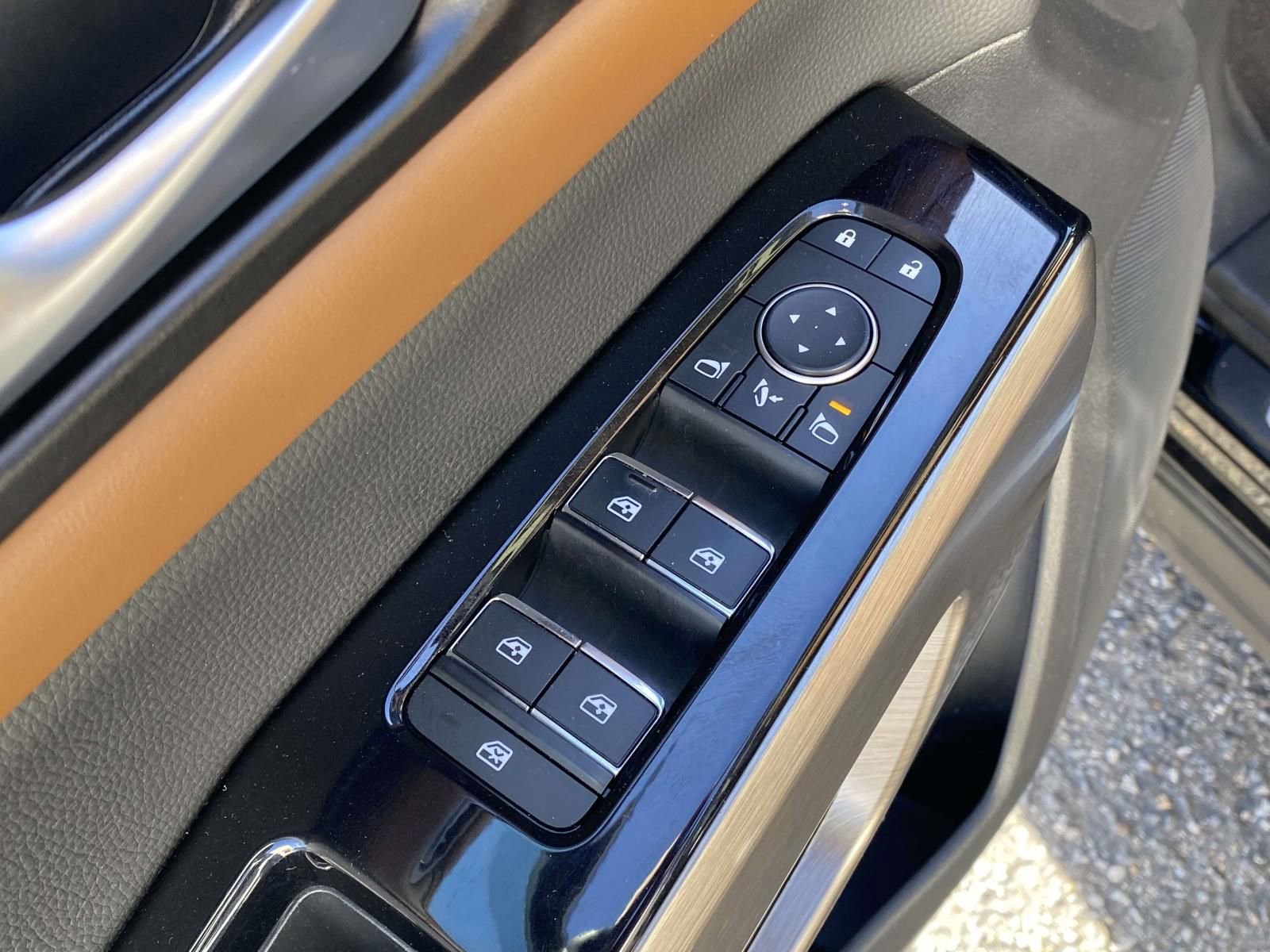 Used 2023 Nissan Pathfinder Platinum w/ Cargo Package AWD/4WD image 19