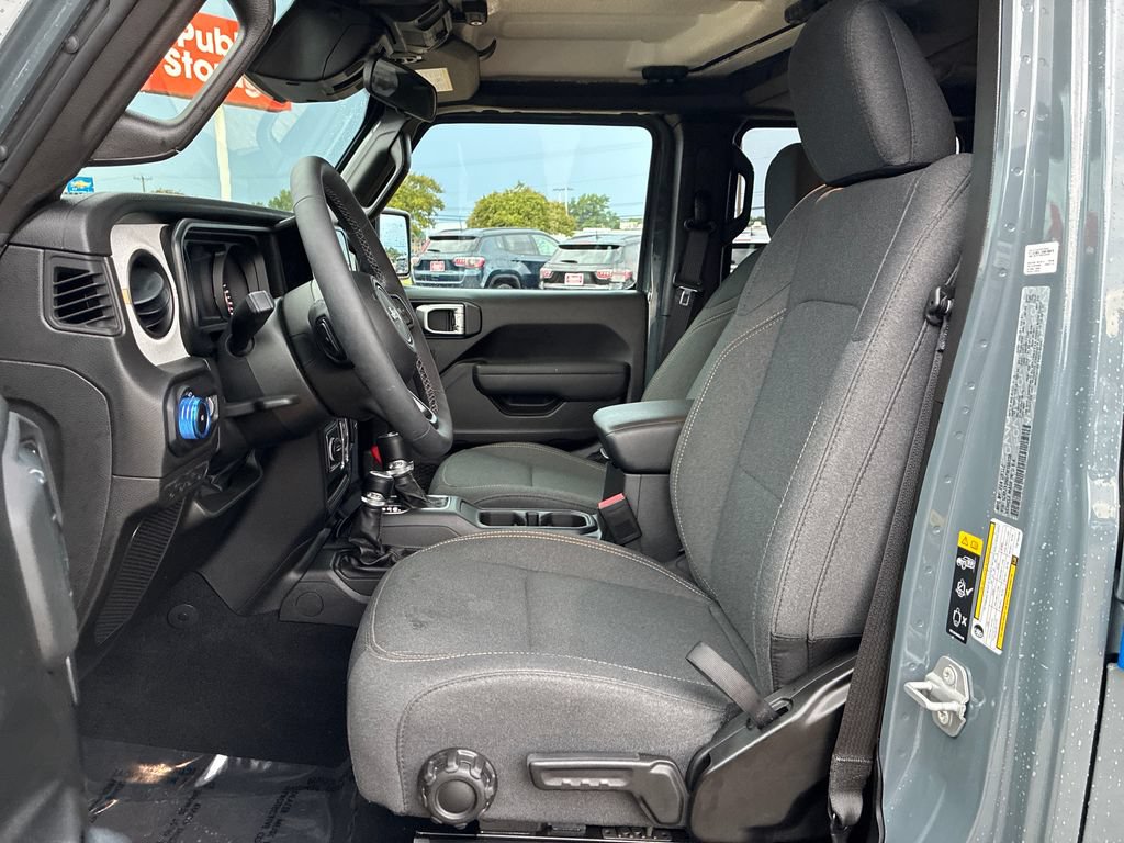 Used 2026 Jeep Wrangler Unlimited Sport AWD/4WD image 10
