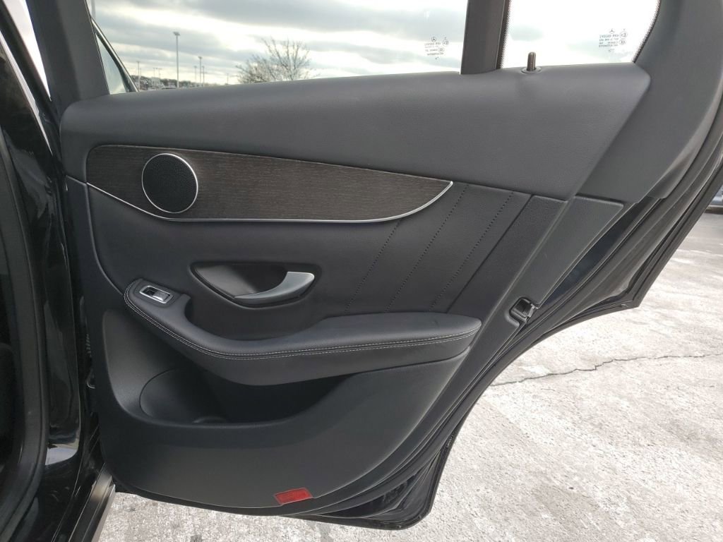 Used 2022 Mercedes-Benz GLC 300 4MATIC image 37