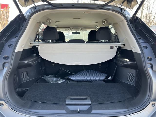 Used 2018 Nissan Rogue SV image 22