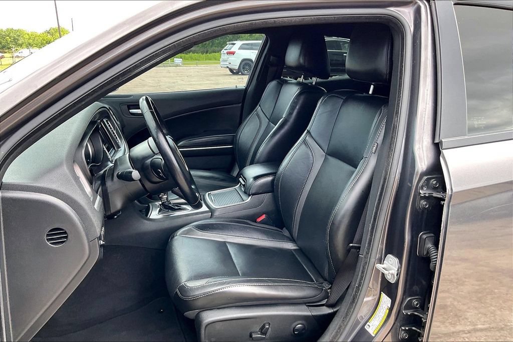Certified 2022 Dodge Charger SXT w/ Leather Interior Group RWD image 17