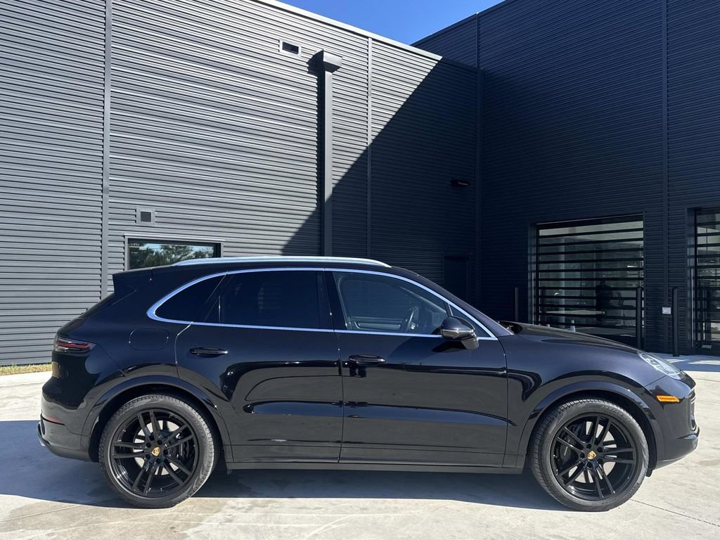 Used 2021 Porsche Cayenne Turbo image 10