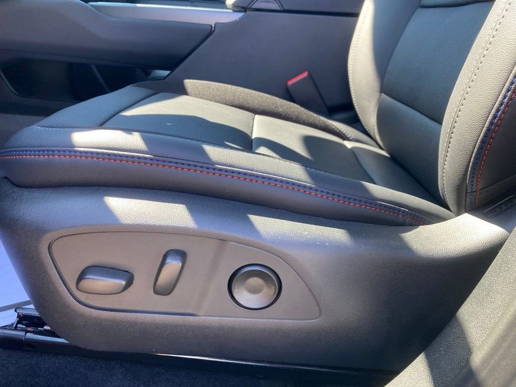 New 2025 Chevrolet Equinox EV RS w/ Convenience Package II FWD image 10