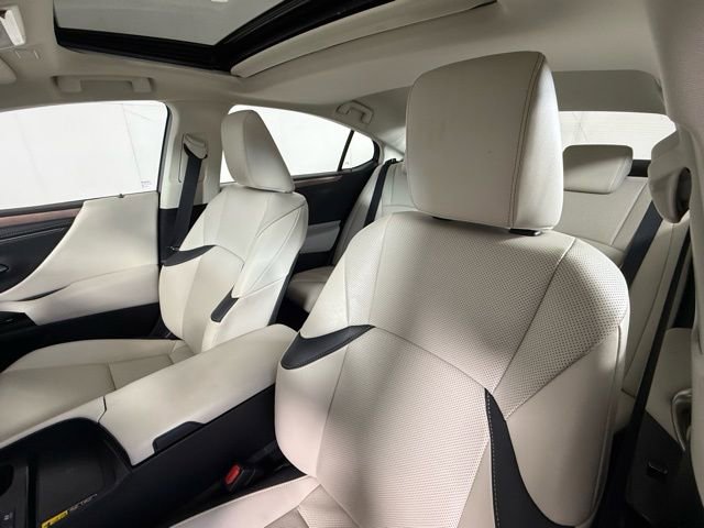 Certified 2025 Lexus ES 300h 300h w/ Premium Package image 13