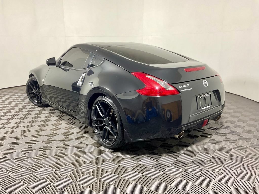 Used 2014 Nissan 370Z Coupe RWD image 8