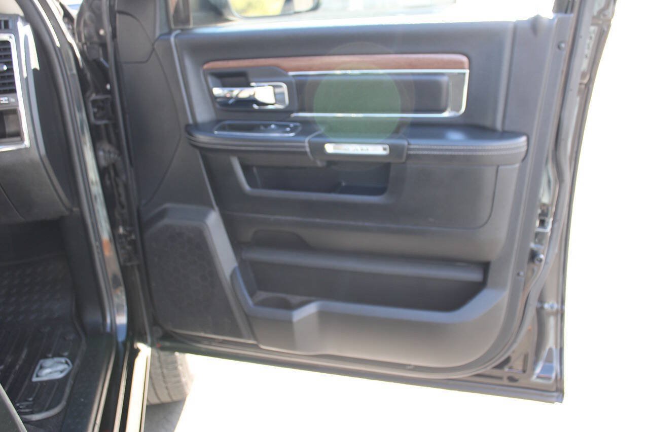 Used 2015 RAM 3500 Laramie w/ Black Appearance Group AWD/4WD image 47