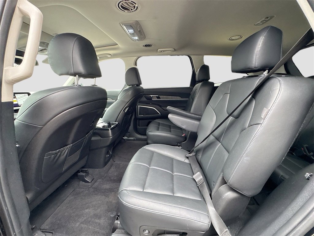 Used 2023 Kia Telluride EX w/ EX Captain's Chair Package image 26