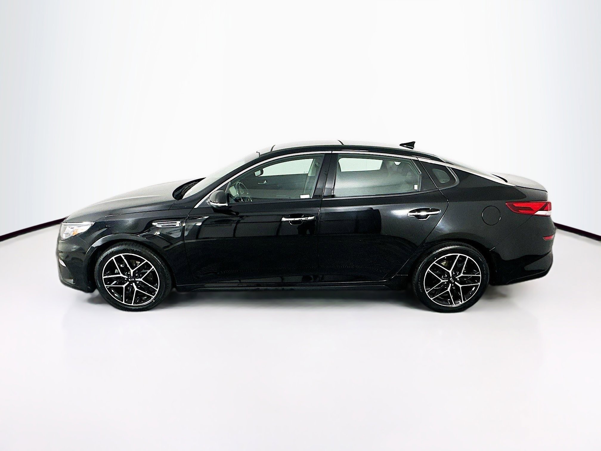 Used 2020 Kia Optima SE FWD image 4