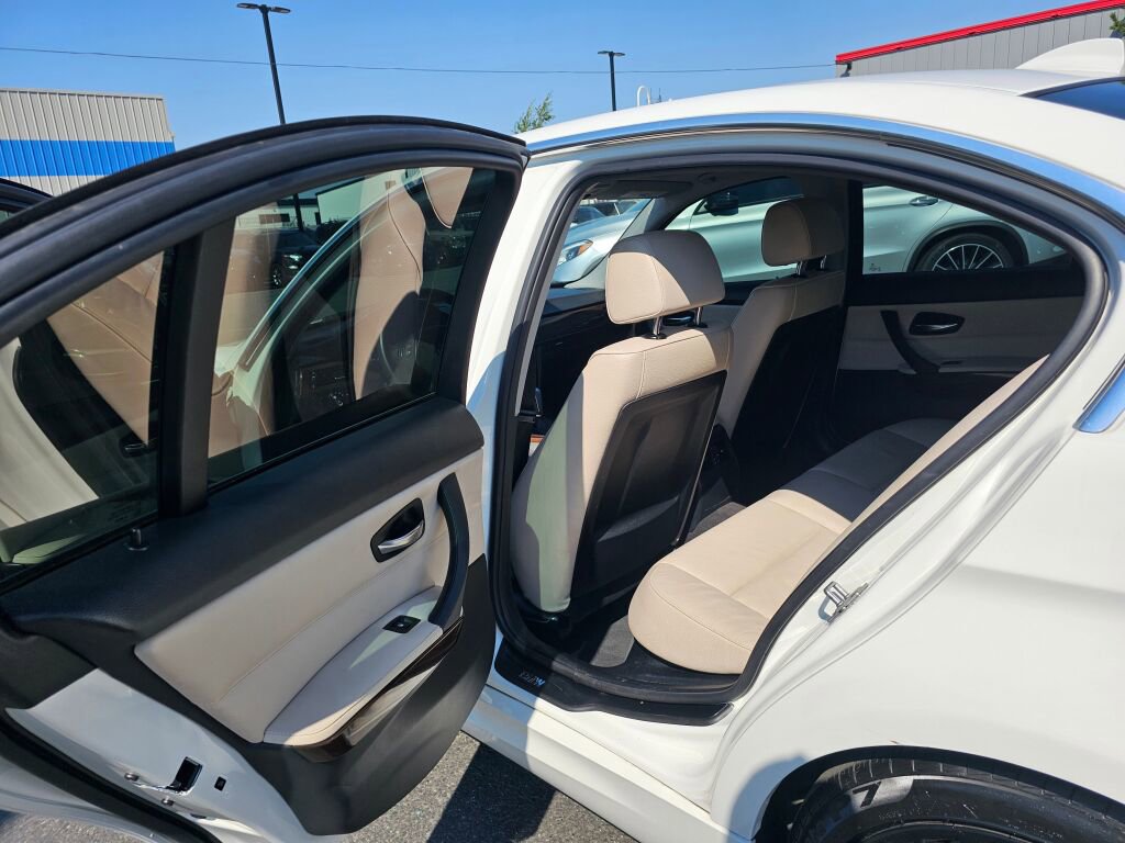 Used 2011 BMW 335i Sedan image 13