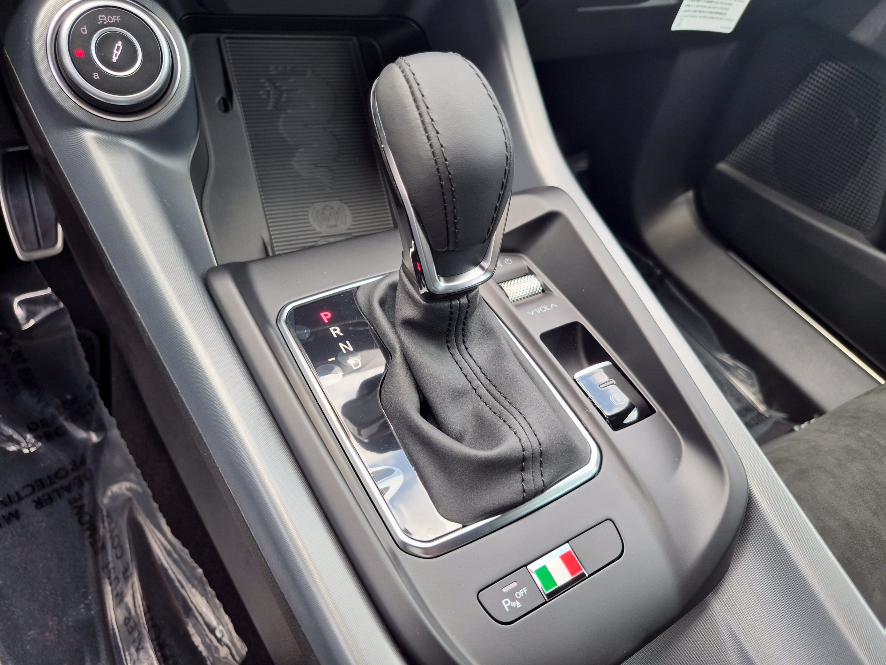 New 2026 Alfa Romeo Tonale w/ Active Assist Package AWD/4WD image 38