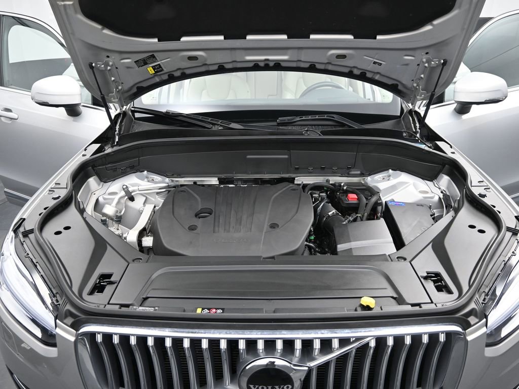 Used 2023 Volvo XC90 B5 Plus w/ Protection Package Premier image 18