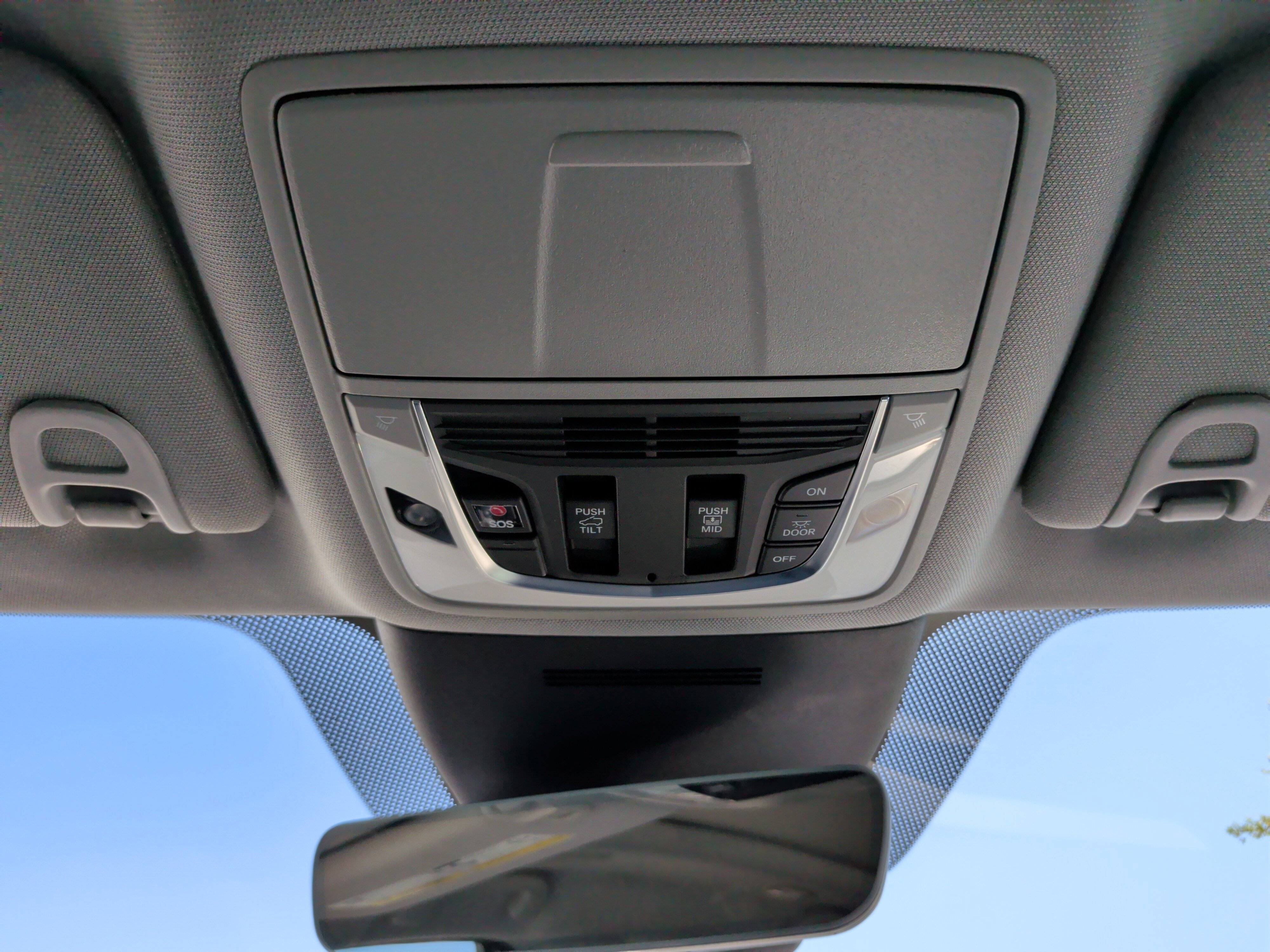 Used 2025 Acura MDX SH-AWD w/ Technology Package image 32