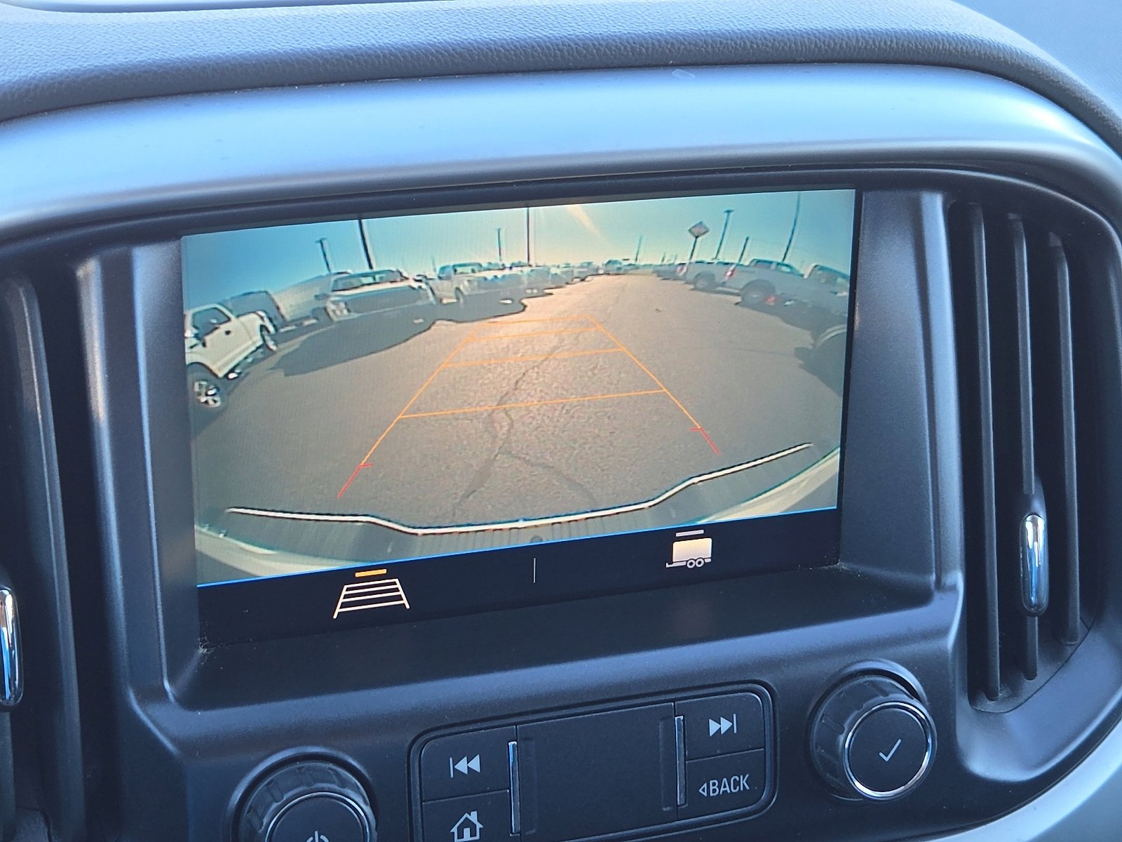 Used 2021 Chevrolet Colorado LT image 14