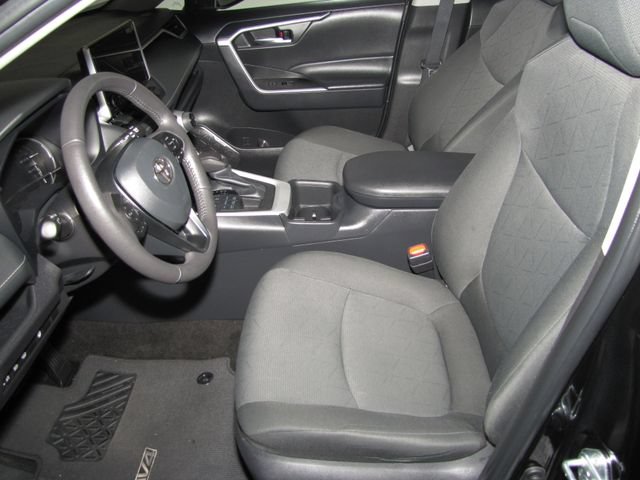 Used 2025 Toyota RAV4 XLE w/ Weather Package AWD/4WD image 10